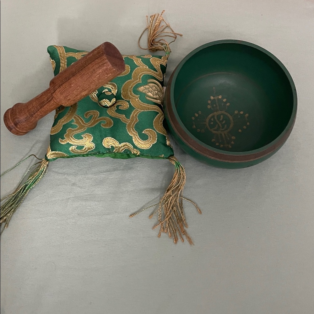 Green Singing Bowl Set with Cushion and Mallet
